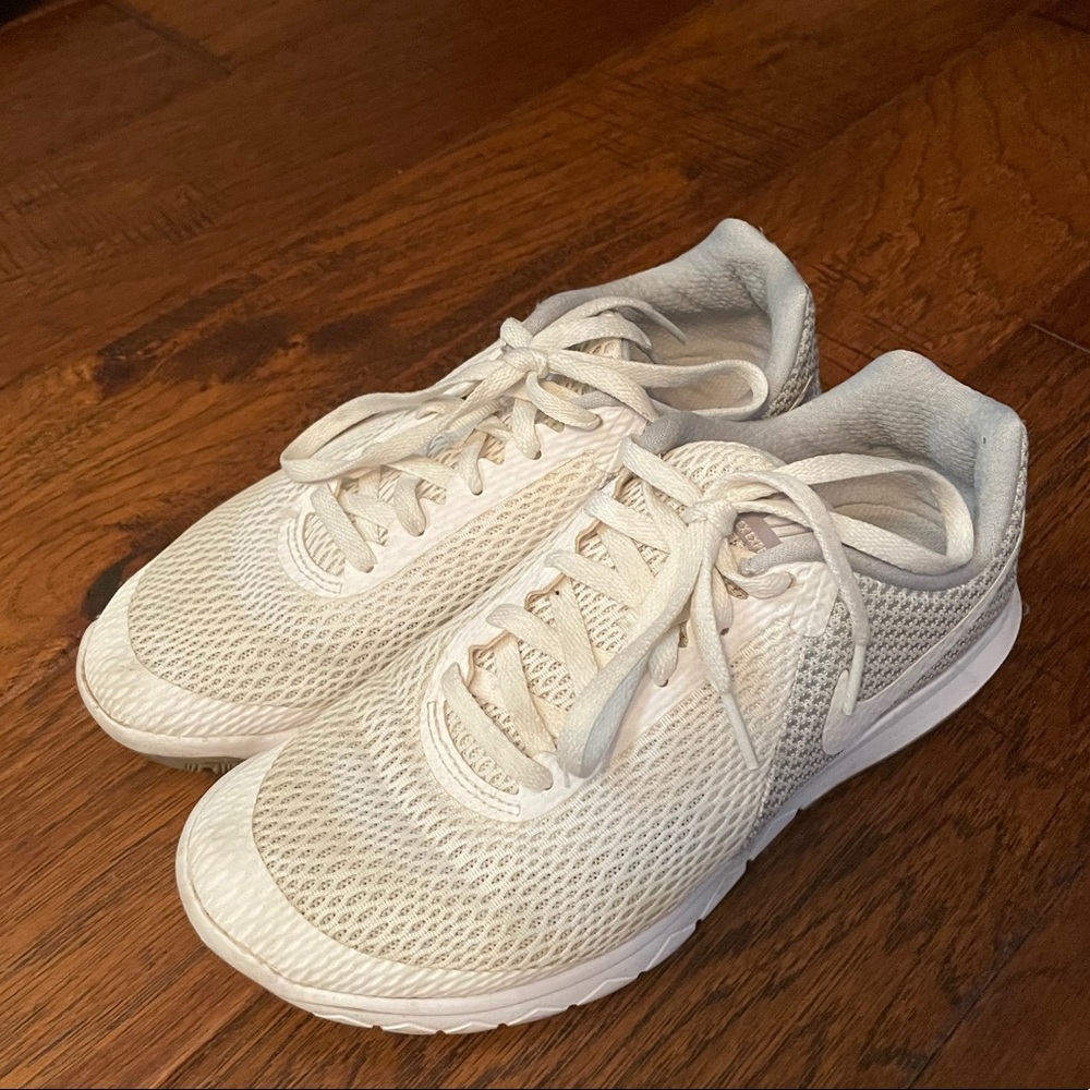 Nike running shoes - size 6